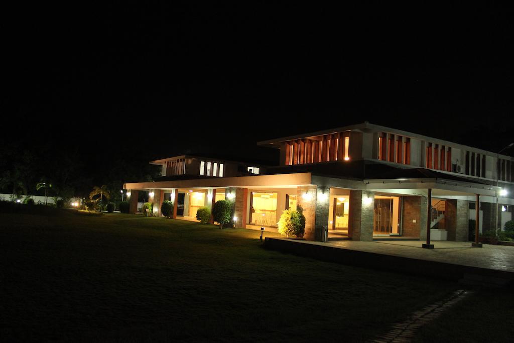 Wonderland Resort Silvassa Exterior photo